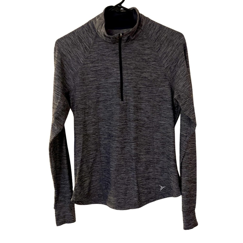 Old Navy Active Semi-Fitted Long Sleeve Pullover